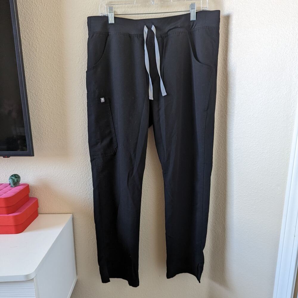 FIGS Kade High Waisted Cargo Scrub Pants in Black size L Large Petite
